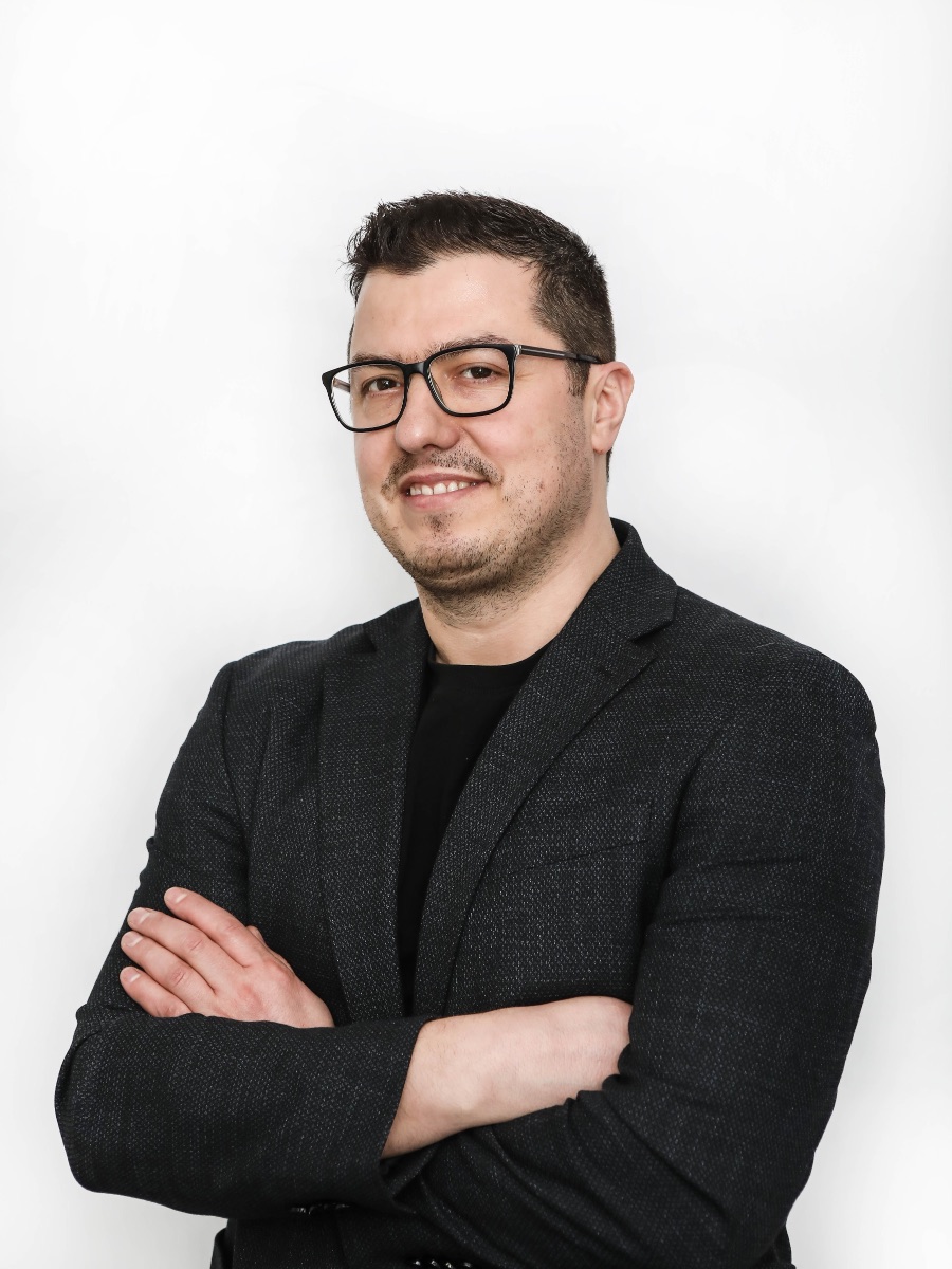 Genti Musliu, Massör hos Luma Massage